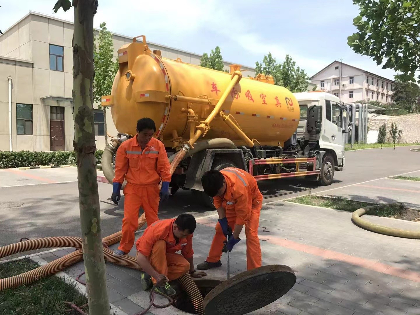 红星化粪池清理与5-8吨吸粪车施工效率分析